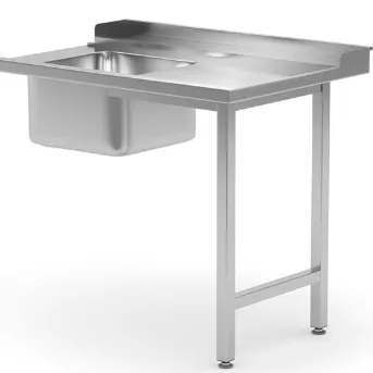 Zulauf- und Ablauftisch von Cooling4U, unterstützt effiziente Geschirrhandhabung in professionellen Küchen